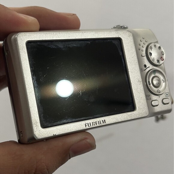 Fujifilm FinePix J50 8.2MP Compact Digital Camera Silver Untested No Battery - Picture 9 of 9